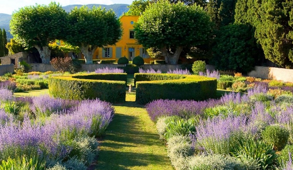 Comment créer un jardin à la française ?